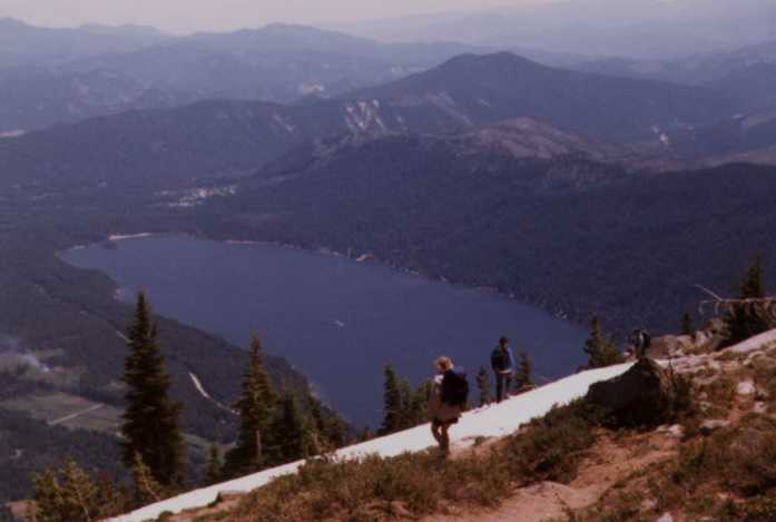 Lake Wenatchee View.jpg (21040 bytes)